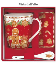 Carica l&#39;immagine nel visualizzatore di Gallery, Tazza e cucchiaino in porcellana con sottobicchiere in colour box Fancy Gingerbread
