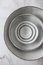 Carica l&#39;immagine nel visualizzatore di Gallery, Bowl Ø33 organic light grey DUTCH ROSE
